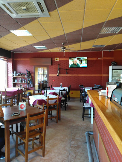 El Pinarillo (Bar - Restaurante) - N-122, Km. 312, 47314 Peñafiel, Valladolid, Spain