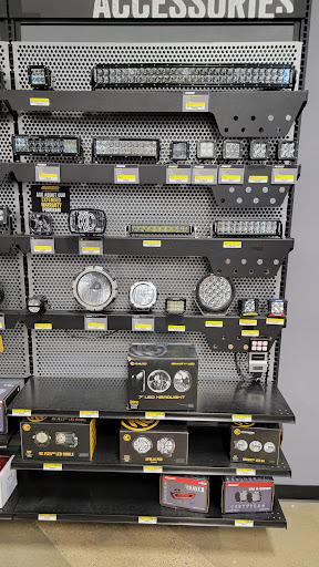 Truck Accessories Store «4 Wheel Parts - Plano», reviews and photos, 3001 E Plano Pkwy #400, Plano, TX 75074, USA