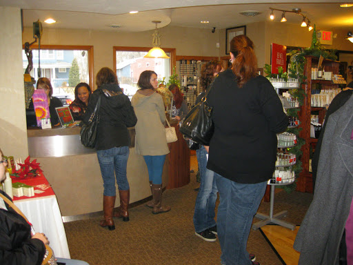 Day Spa «His & Her Salon & Day Spa», reviews and photos, 3311 SW 6th Ave, Topeka, KS 66606, USA