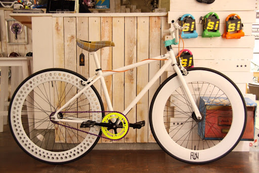 Riderz-café Harajyuku | Custom made bike shop