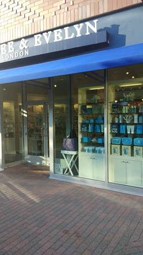 Shopping Mall «The Mall at Partridge Creek», reviews and photos, 17420 Hall Rd, Charter Twp of Clinton, MI 48038, USA