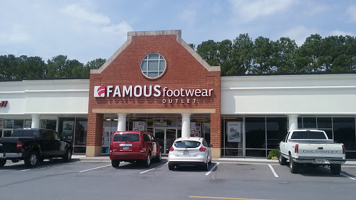 Shopping Mall «Calhoun Outlet Marketplace», reviews and photos, 455 Belwood Rd, Calhoun, GA 30701, USA