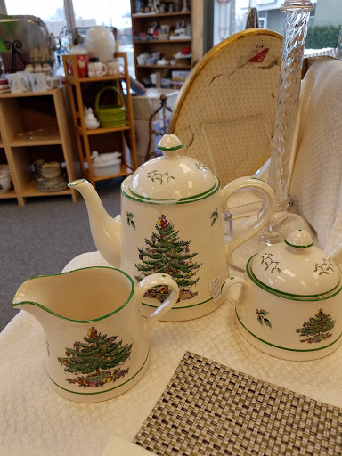 Thrift Store «Neighborhood Club Thrift Shop», reviews and photos, 17670 Mack Ave, Grosse Pointe, MI 48230, USA