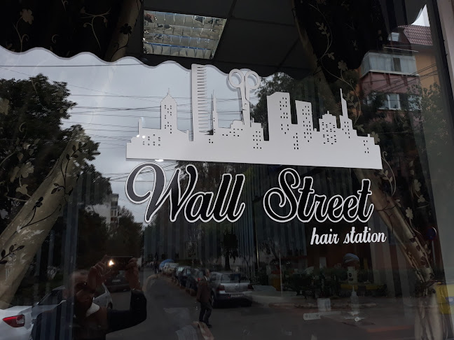Wall Street hair station - <nil>