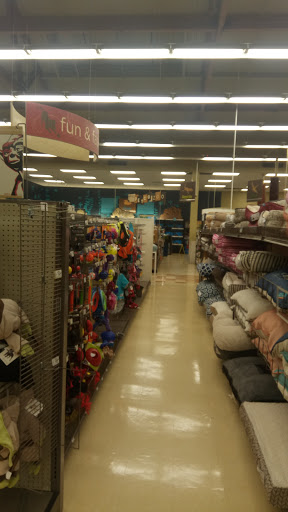 Pet Supply Store «Petco Animal Supplies», reviews and photos, 210 Nut Tree Pkwy, Vacaville, CA 95687, USA