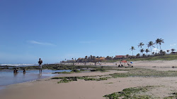 Praia de Ipitanga'in fotoğrafı - rahatlamayı sevenler arasında popüler bir yer