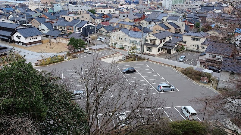 花嫁のれん館駐車場