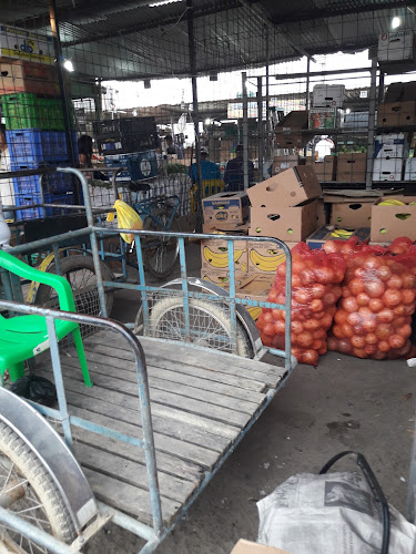 Mercado Municipal De Mayoristas Y Minoristas De Machala. - Supermercado