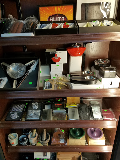 Tobacco Shop «Lombard Tobacco», reviews and photos, 890 E Roosevelt Rd, Lombard, IL 60148, USA