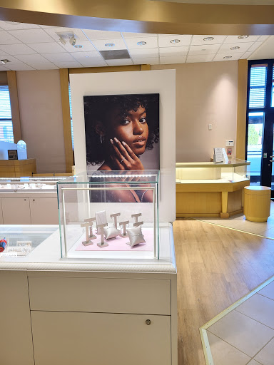 Jewelry Store «Jared The Galleria of Jewelry», reviews and photos, 7 Philbrook Ave, South Portland, ME 04106, USA