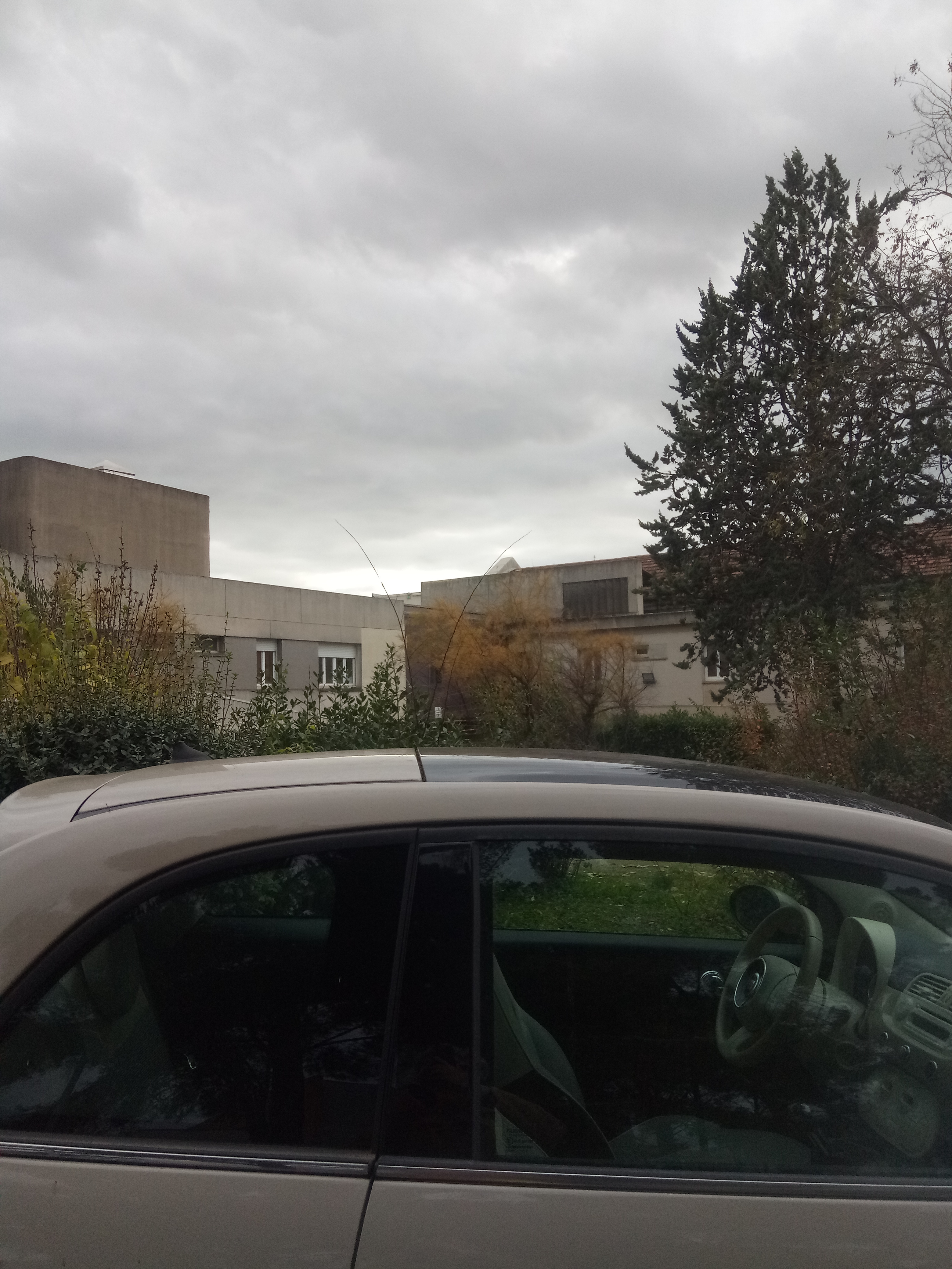 Photo n° 16 de l'avis de Estranged.l fait le 27/11/2019 à 20:09