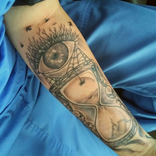 Tattoo Shop «hollywood ink», reviews and photos, 809 S Danny Thomas Blvd, Memphis, TN 38126, USA