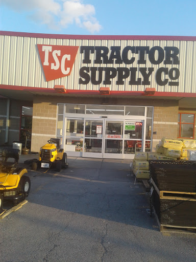 Home Improvement Store «Tractor Supply Co.», reviews and photos, 329 Veterans Memorial Hwy, Council Bluffs, IA 51501, USA