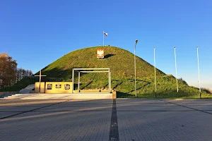 Kopiec Wyzwolenia w Piekarach Śląskich image