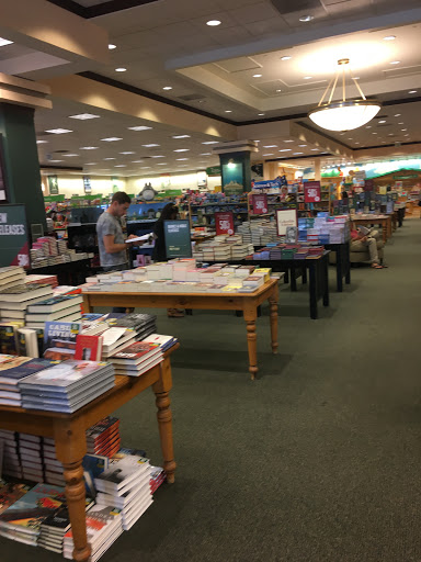 Book Store «Barnes & Noble Booksellers Encinitas», reviews and photos, 1040 N El Camino Real # 104, Encinitas, CA 92024, USA