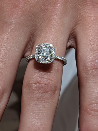 Diamond Buyer «Provident Jewelry», reviews and photos, 331 Clematis St, West Palm Beach, FL 33401, USA