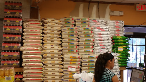 Grocery Store «El Oso Blanco Super Market», reviews and photos, 3611 W Hillsborough Ave, Tampa, FL 33614, USA