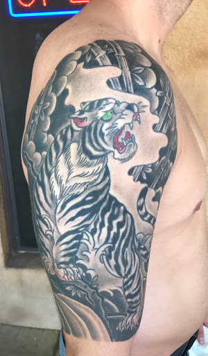 Tattoo Shop «Living Canvas Tattoos Inc», reviews and photos, 930 S Mill Ave, Tempe, AZ 85281, USA