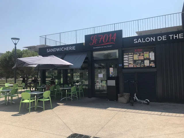 Le 7014 Sandwich factory