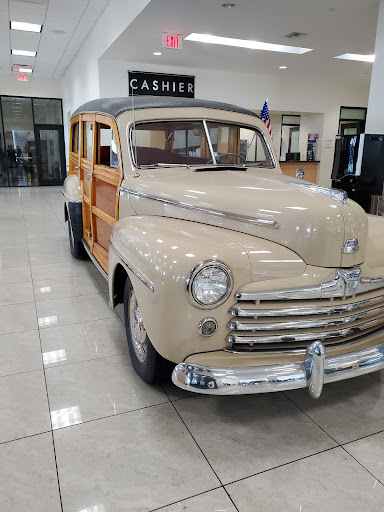 Car Dealer «Tuttle-Click Ford Lincoln», reviews and photos, 43 Auto Center Dr, Irvine, CA 92618, USA