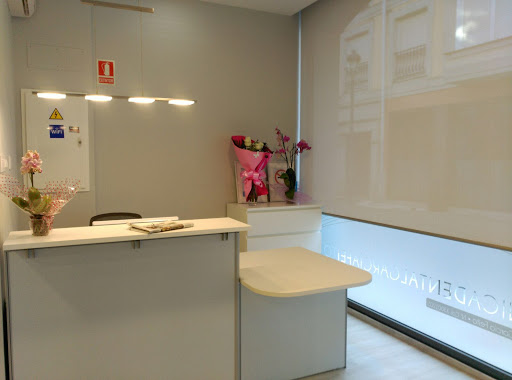 Clínica dental García Feito en Navia, Asturias