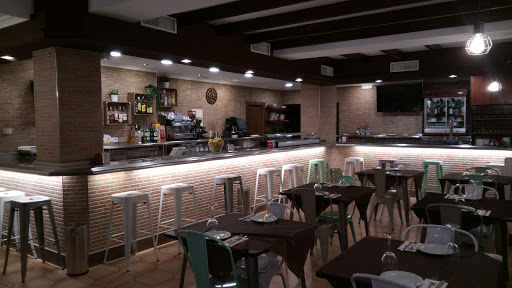 Bar-Restaurante El Palmeral - Junto al concesionario Renault, N- Murcia- Alicante. Km 25´800, 03300 El Escorratel, Alicante, España