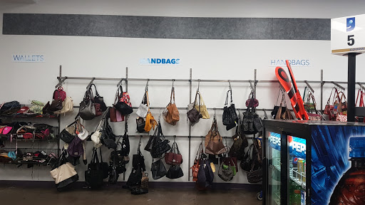 Thrift Store «32nd St & Chandler Goodwill Retail Store & Donation Center», reviews and photos, 15633 S 32nd St, Phoenix, AZ 85048, USA