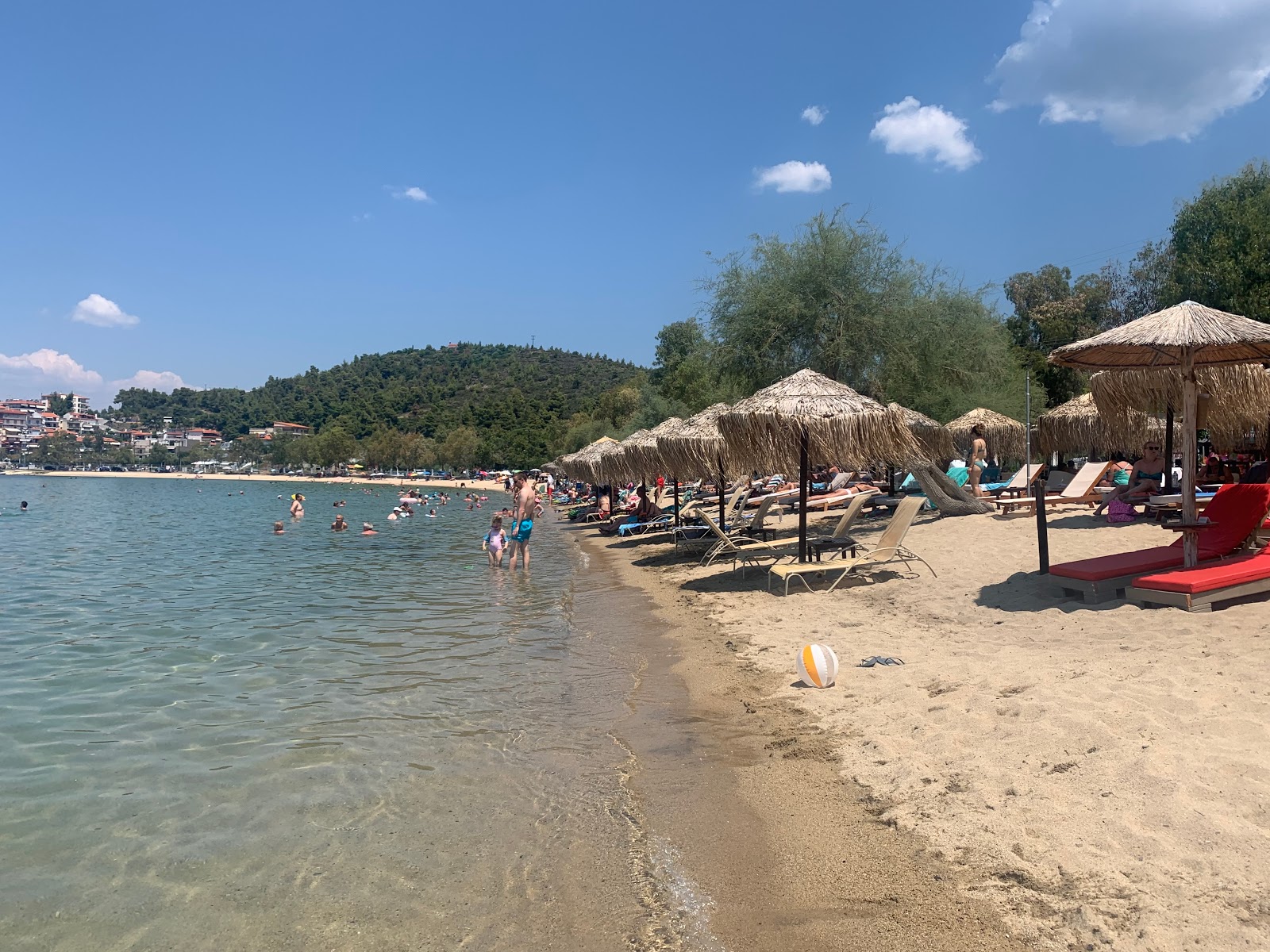 Foto di N.Marmaras beach con molto pulita livello di pulizia