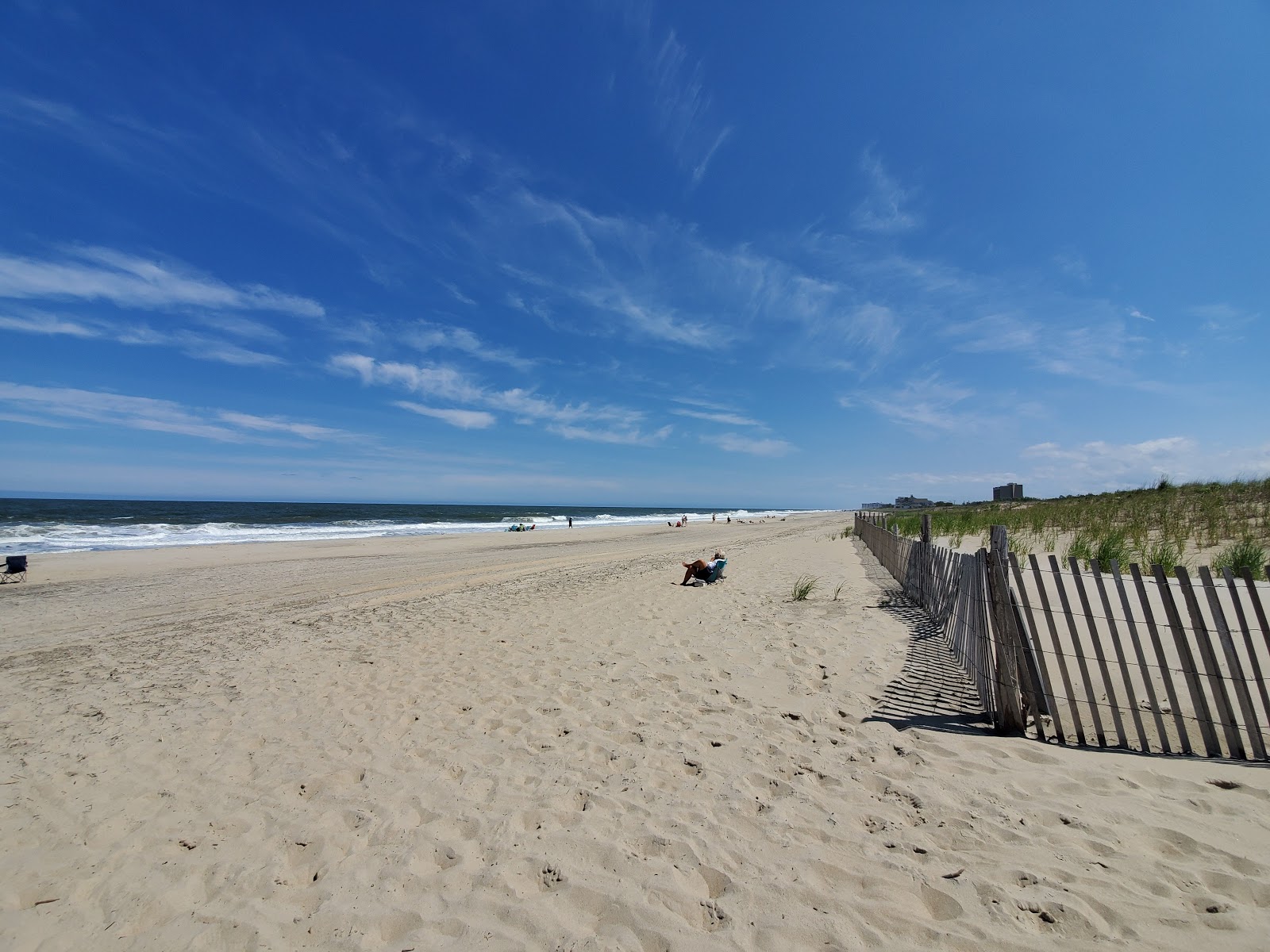 Gordon Beach的照片 带有明亮的沙子表面
