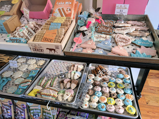 Pet Supply Store «Diggidy Dog», reviews and photos, Ocean Ave & Monte Verde St, Carmel-By-The-Sea, CA 93923, USA