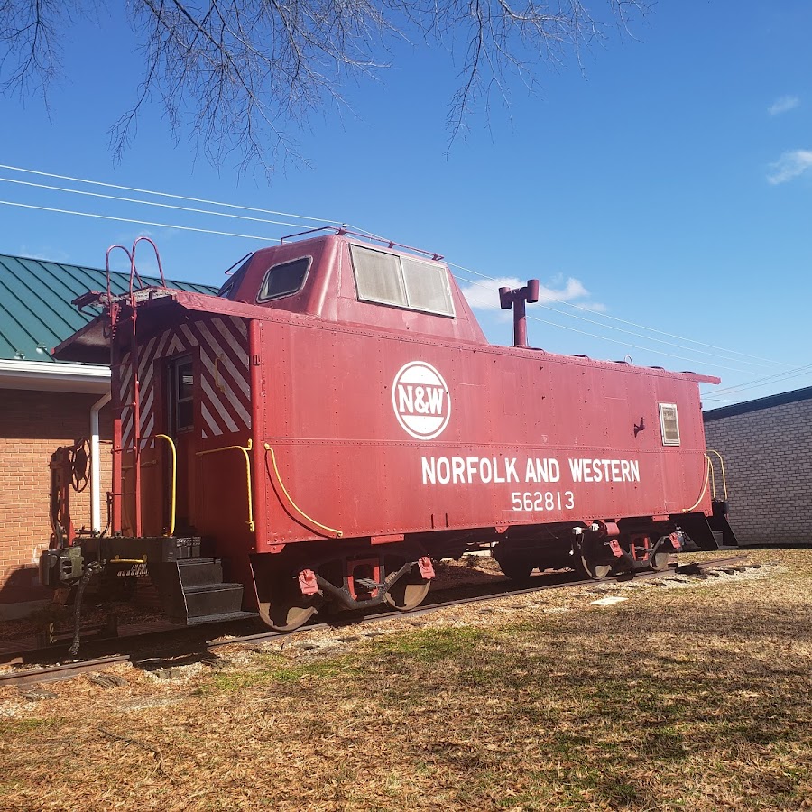 South Hill Chamber of Commerce, Tourist Information Center, & Train Museum