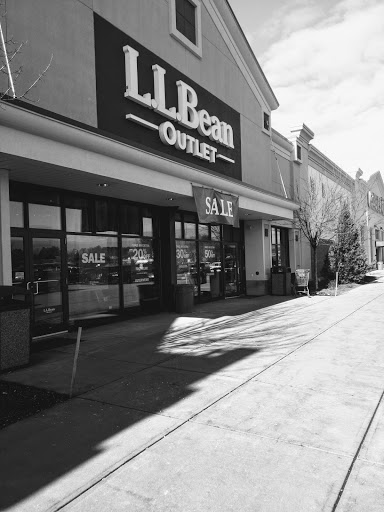Clothing Store «L.L. Bean Outlet», reviews and photos, 31 Gusabel Ave, Nashua, NH 03063, USA