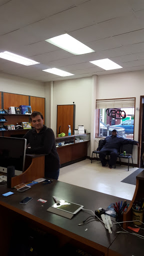 Cell Phone Store «CELL IT HERE», reviews and photos, 310 Main St, Bridgeport, OH 43912, USA