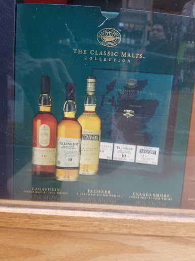 Liquor Store «Dalal Food & Liquor», reviews and photos, 414 N State St, Chicago, IL 60654, USA