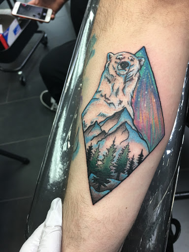 Tattoo Shop «Iron Crown Tattoo», reviews and photos, 380 Foam St, Monterey, CA 93940, USA