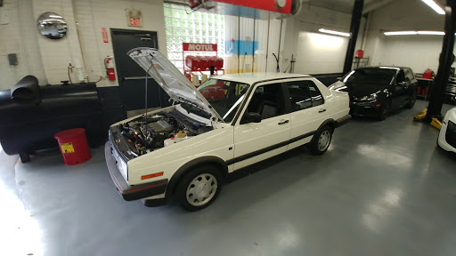 Auto Repair Shop «Dubwerx», reviews and photos, 6323 Madison Rd, Cincinnati, OH 45227, USA