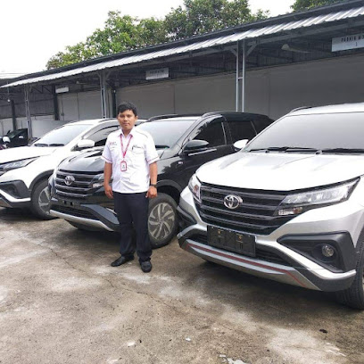 Sales Toyota di Samosir
