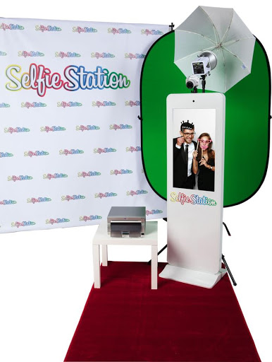 Photographer «Selfies To Go Photo Booth Rental», reviews and photos, 100 Warren St Suite #300-103, Mankato, MN 56001, USA
