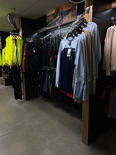 Bicycle Store «Bicycle Centres of Everett», reviews and photos, 4707 Evergreen Way, Everett, WA 98203, USA