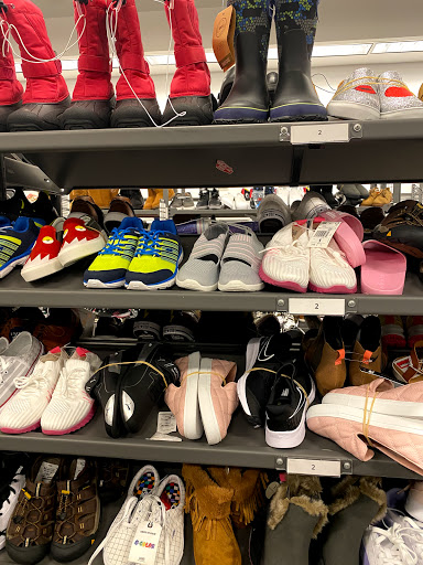 Department Store «Nordstrom Rack Shelbyville Road Plaza», reviews and photos, 4600 Shelbyville Rd, Louisville, KY 40207, USA