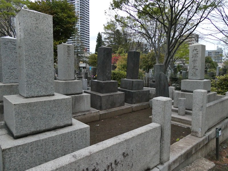 大塚楠緒子の墓