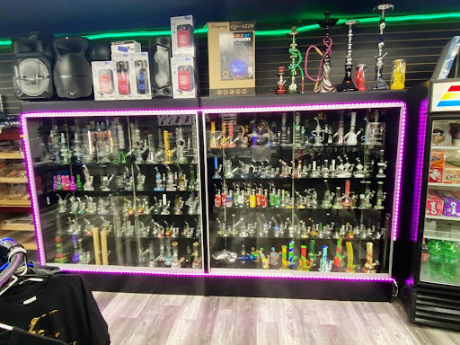 Clothing Store «Norcal Clothing and Smoke Shop», reviews and photos, 5802 Lindhurst Ave, Marysville, CA 95901, USA