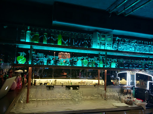 Polugar bar