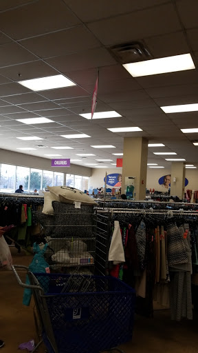 Thrift Store «Goodwill Store & Donation Center», reviews and photos, 675 W North Ave, Elmhurst, IL 60126, USA