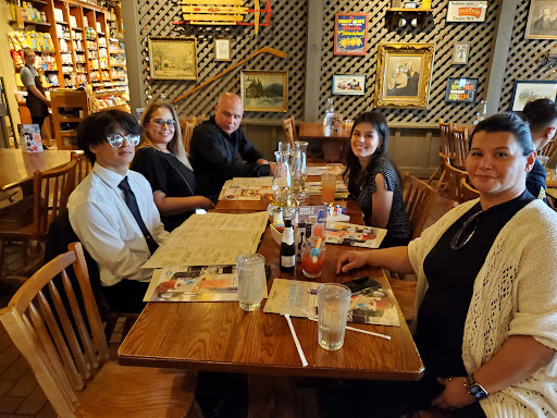 American Restaurant «Cracker Barrel Old Country Store», reviews and photos, 5706 Northridge Dr, Gurnee, IL 60031, USA