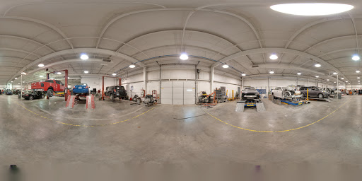 Auto Repair Shop «Oxmoor Collision Repair Center», reviews and photos, 11505 Electron Dr, Louisville, KY 40299, USA