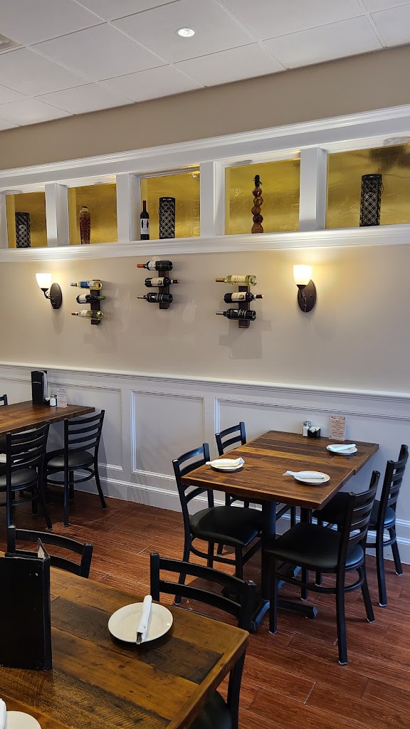 Mamma Mia's Restaurants 02330