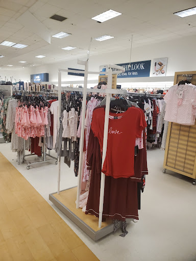 Department Store «Marshalls», reviews and photos, 425 Ernest W Barrett Pkwy NW, Kennesaw, GA 30144, USA