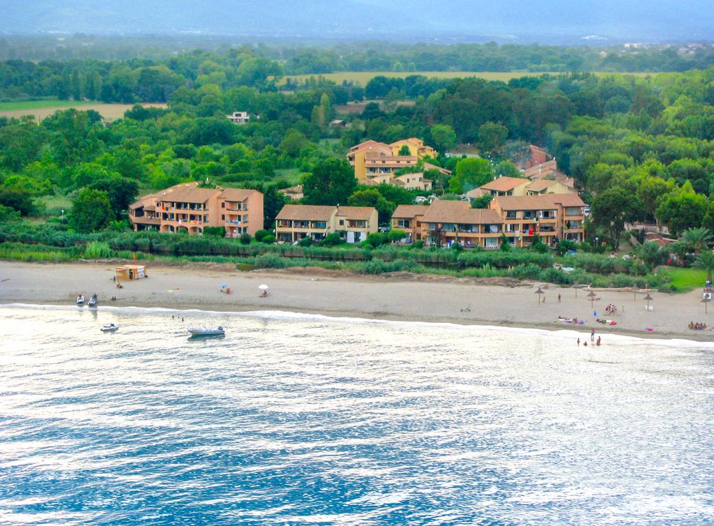 Foto de Plage Arinella Bianca com reto e longo