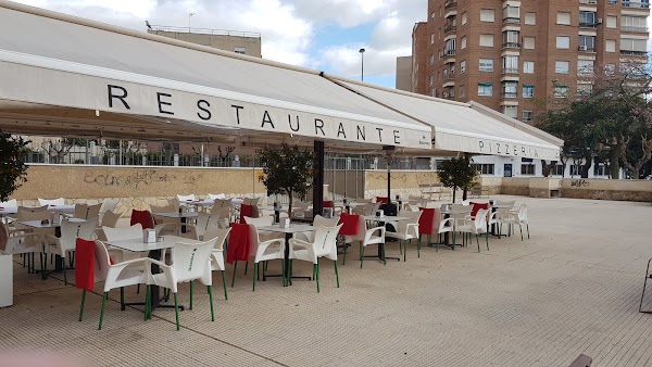 LA PLAZA